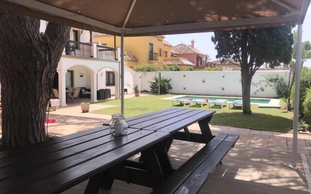 8381 - Large beach side villa in Marbella