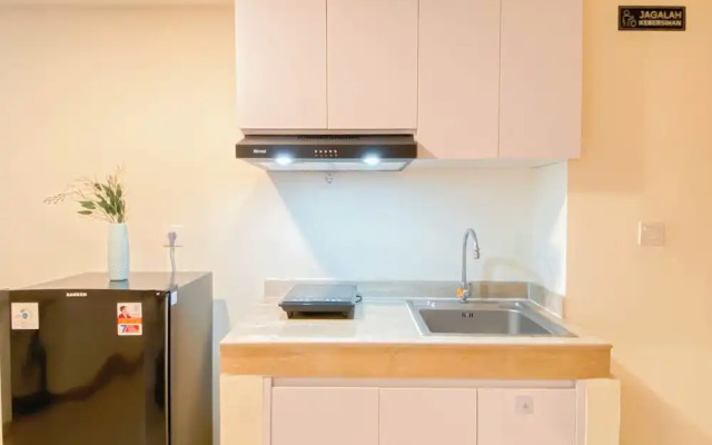 Relaxing Studio Room At Meikarta Apartment