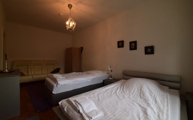 Tolstov-Hotels Large 3,5 Room Apartment
