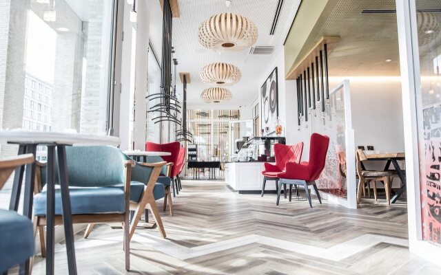 Capri by Fraser Berlin