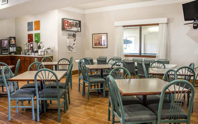 Comfort Inn & Suites Streetsboro - Kent