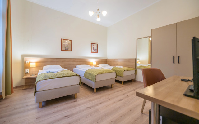 Baross City Hotel