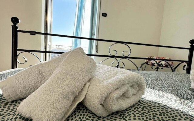 Apartment With Panoramic Terrace on Amalfi Coast