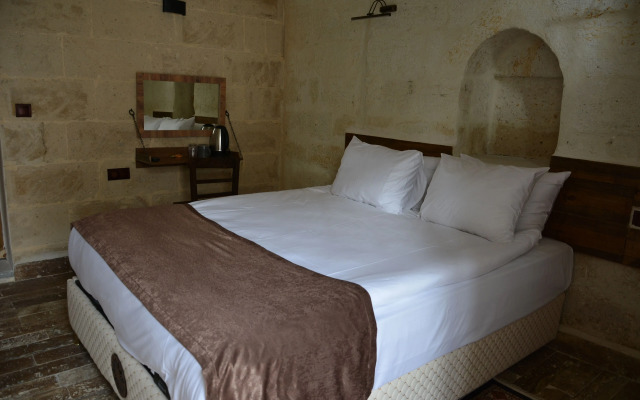 Bayar Cave Suites