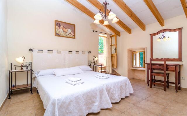 Finca Es Porrassar in Cas Concos des Cavaller