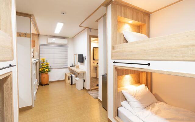 Huayuan House Hongdae - Hostel