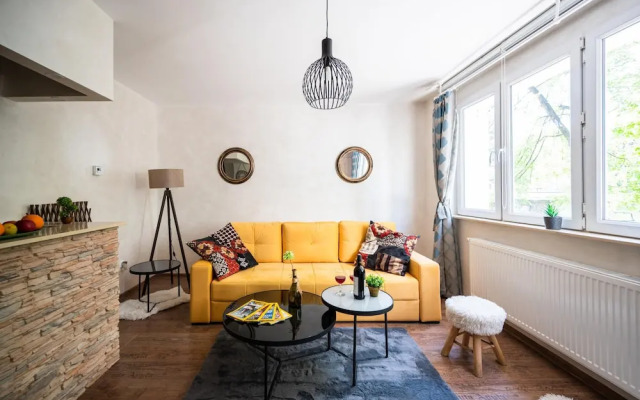 Design Studio Apartment Near the Center