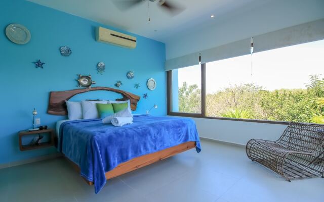Family Home with Ocean View by Olahola