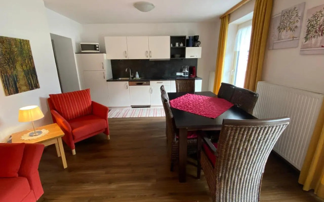 Haus Waldheim und Dependance