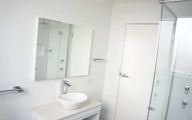 Sandy Point Road, 98, Eden by the Bay