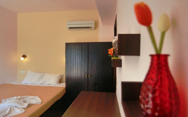 Little Lindos Sea View Studios