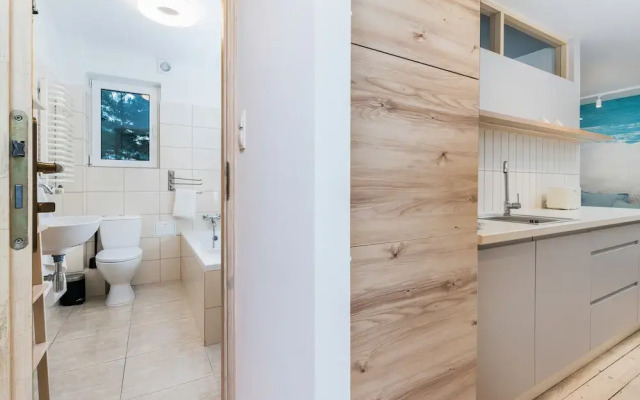 Kraszewskiego Apartment by Renters