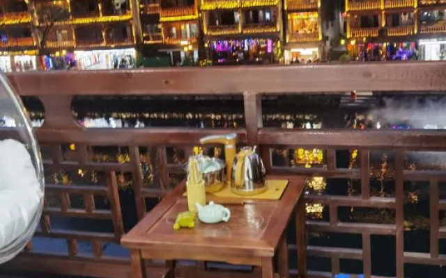 Jinshui Loutai River View Inn