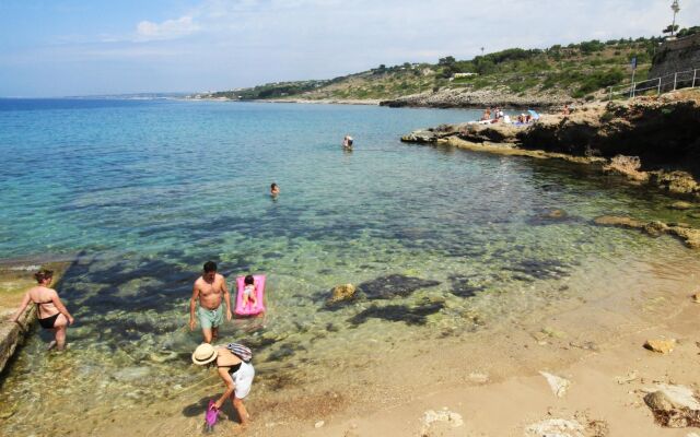 Gregoriana Front Beach