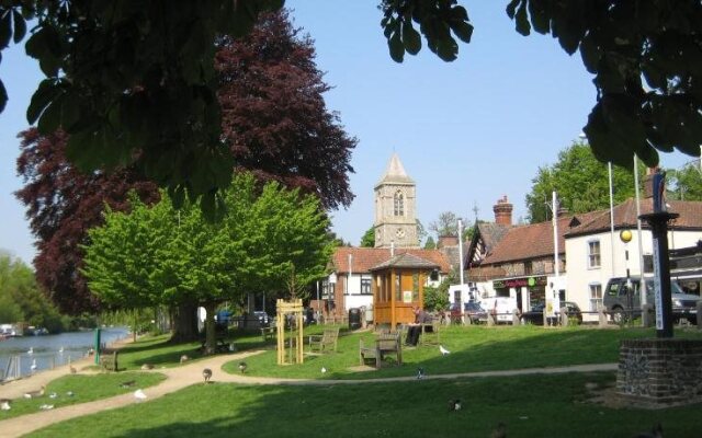 Yew Tree Guest House