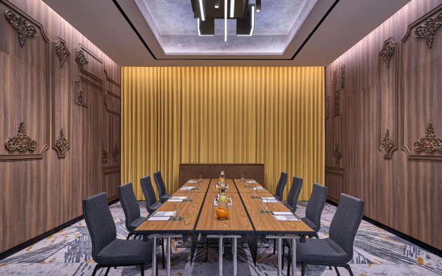 Renaissance Kuala Lumpur Hotel & Convention Centre