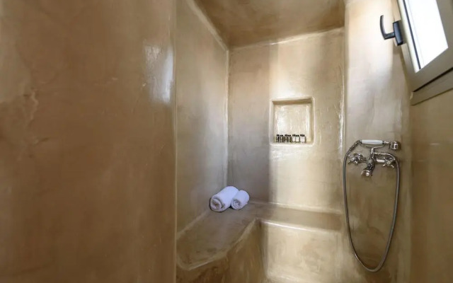 Arvanitis Cave Village