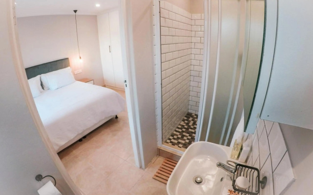 Strelitzia Apartments