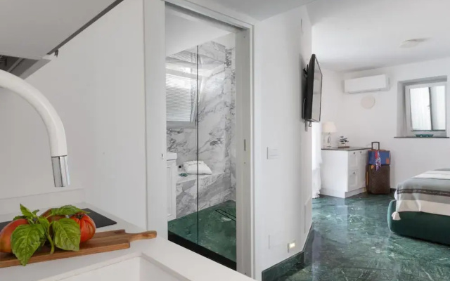 JJ Capri in Capri With 2 Bedrooms and 2 Bathrooms