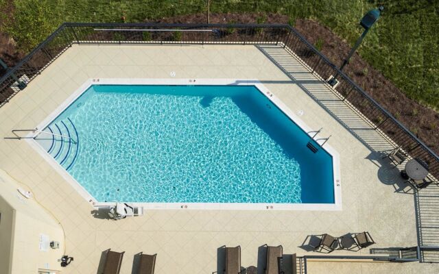 Holiday Inn Express & Suites Franklin - Berry Farms by IHG