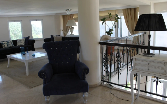 The Prince Inn Hotel & Villas