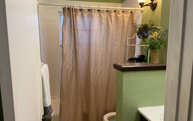 Treehouse Apartment Rentals