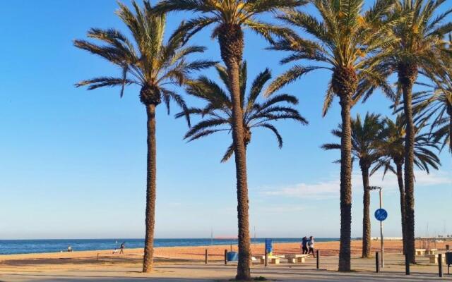 Duplex / Beach 3min/ BCN center 10min/Tren 2min