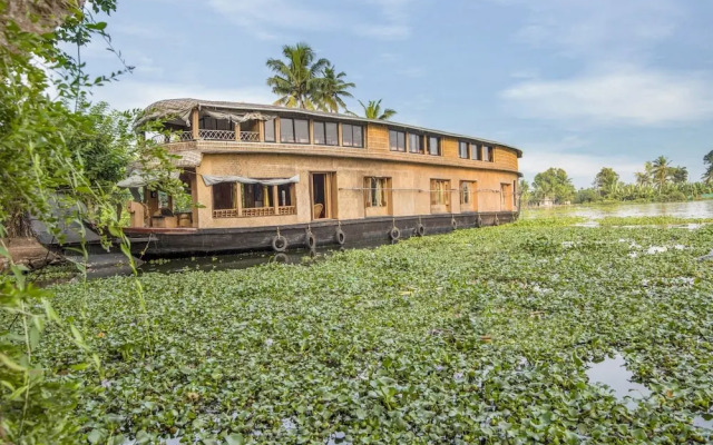 GuestHouser 3 BHK Houseboat e567