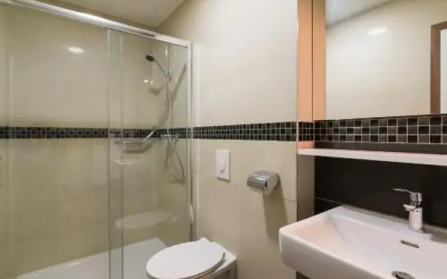 Sky Apartments & Rooms