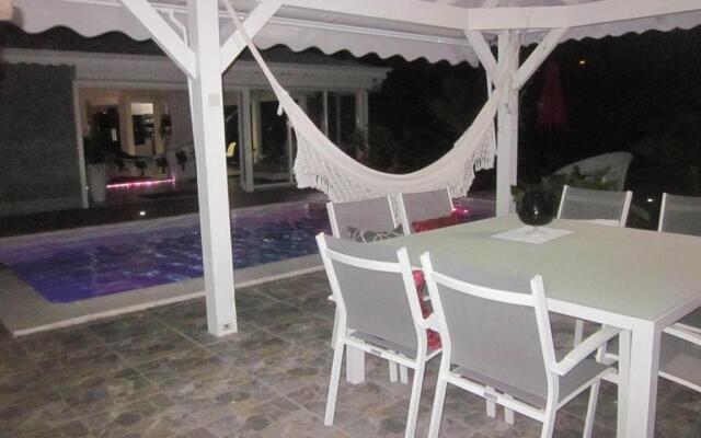 Villa Almeida à 500m de la plage