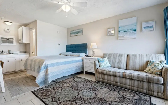Beachfront Bliss Cozy Studio!