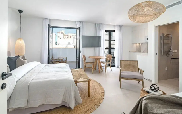 A7- Seaclub Suites by Roomservices
