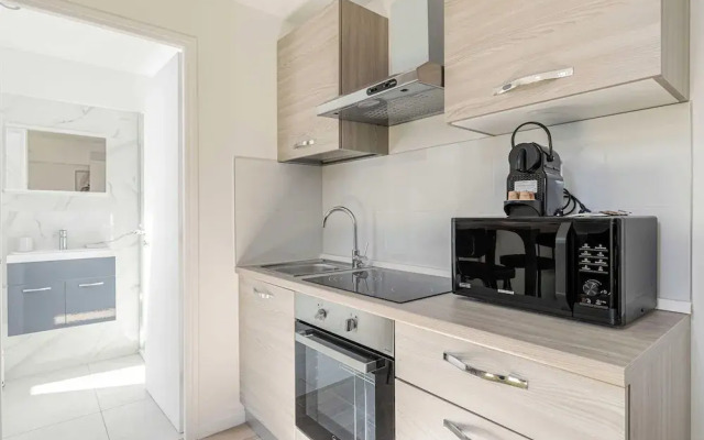 Cozy Apartment - Bright Skylight - Cannes Center