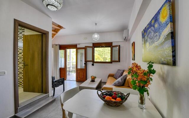 Sea View Village - Studios & Apartments
