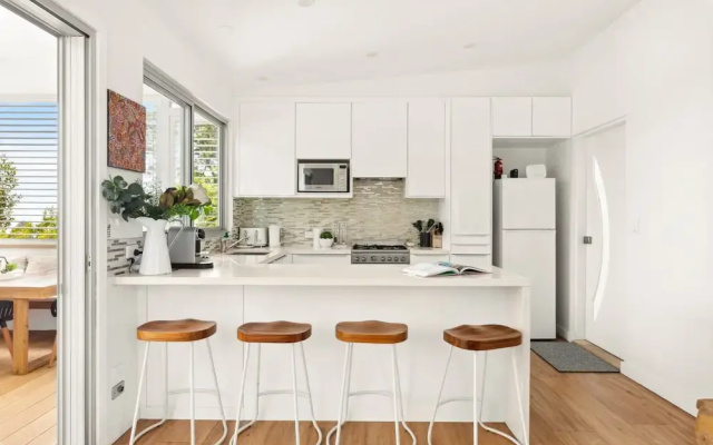 Luxury 2-bed With Ocean Views and Garden