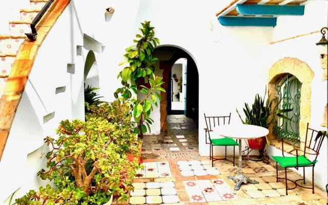LA FUENTE SUITE A Casas Vejer Debra
