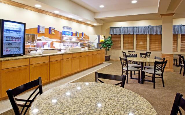 Holiday Inn Express & Suites Chesterfield by IHG