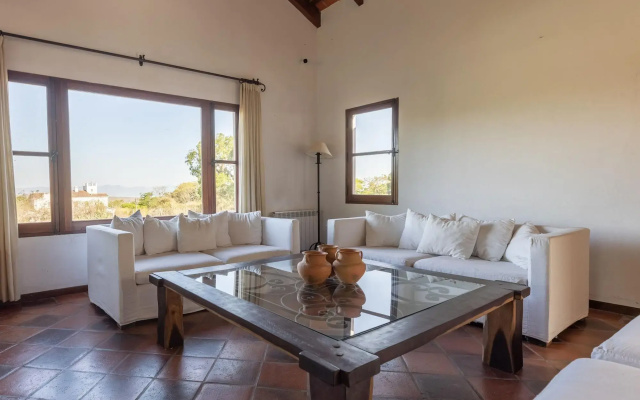 Hotel Torrontes