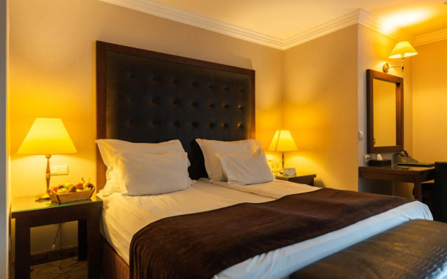 Maxi Park Hotel & Spa