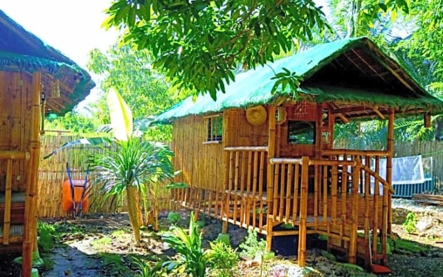 Moalboal Bamboo House / Rooms