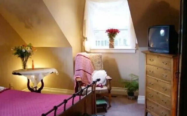 Antique Slumber Old Town Bed & Breakfast
