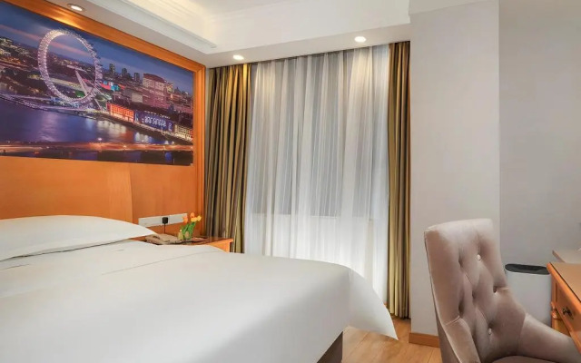 Vienna Hotel Chengdu Chunxi Road Tianfu Plaza Subway Station