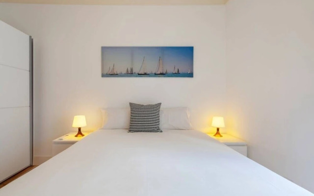 Modern 1Bed Apt,Sleeps4 nr Av Almirante Reis