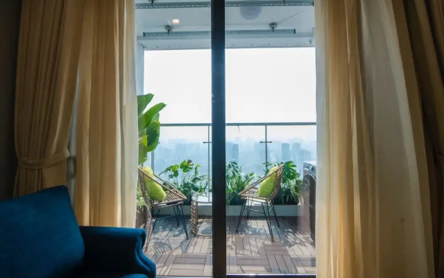 Hi.Home Apartment at Vinhomes Metropolis