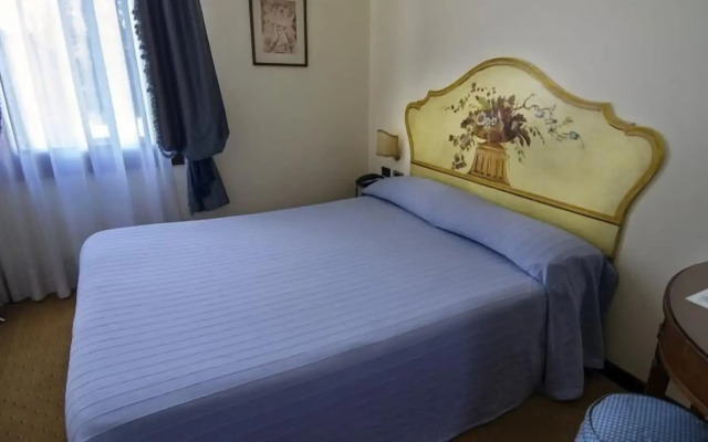Ai Due Fanali (Adults Only)