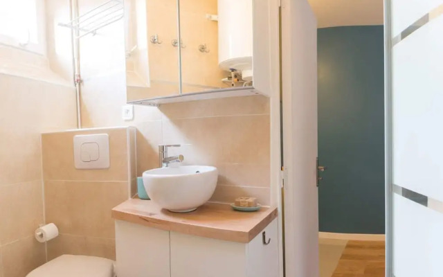 Vibrant Studio for 4 Near Gare de L'est