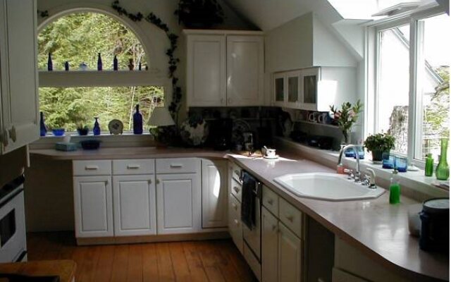 Mountain Valley Retreat