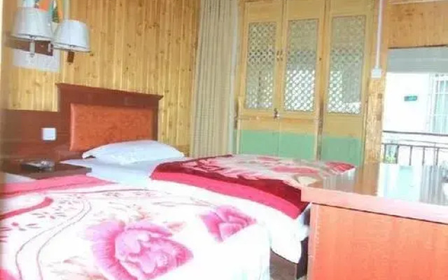 Huilong Inn