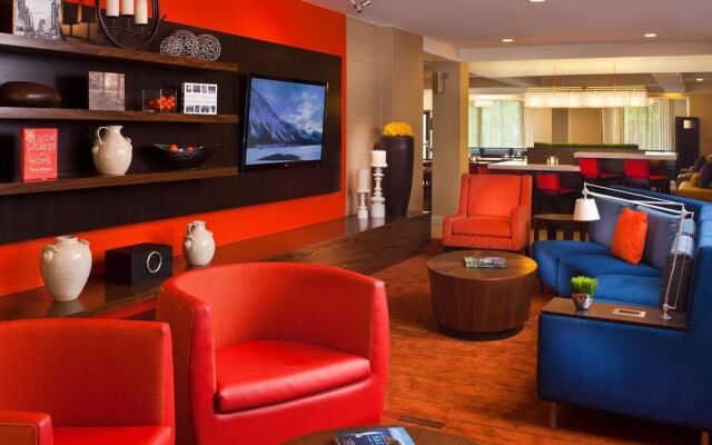 Courtyard Birmingham Colonnade/Grandview