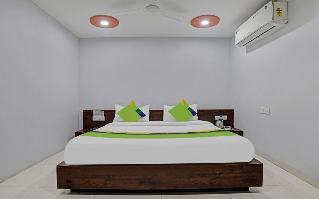 Oyo 9719 Hotel Relax Inn